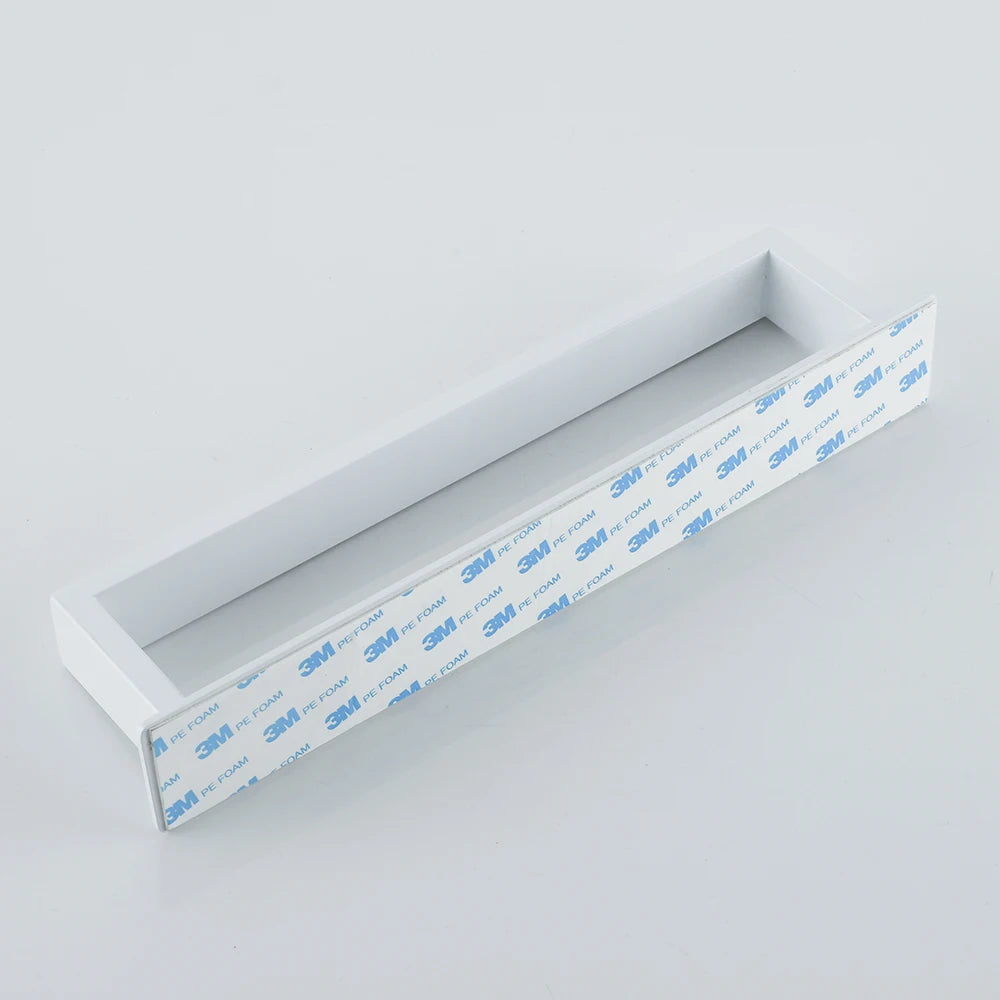 Un porte serviettes classique en blanc